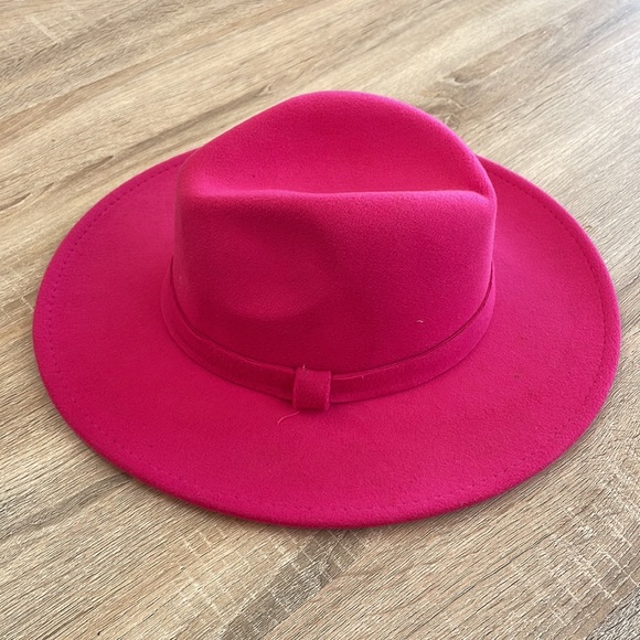 Pink Fidora - Picture 2 of 2